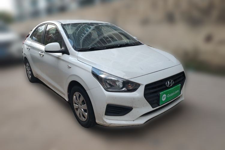 Used Hyundai Verna (older generation) 2017 1.4L Manual Refreshed Version China V Standard Front Right 45 Deg