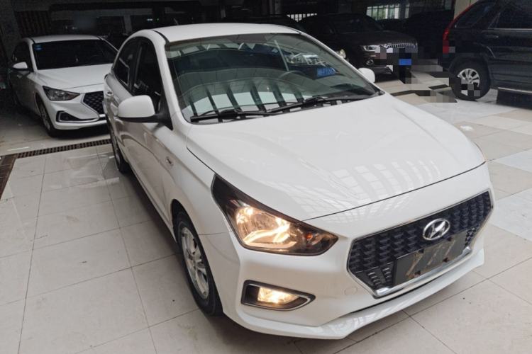 Used Hyundai Verna (older generation) 2017 1.4L Manual Huancai Edition China V Standard Front Right 45 Deg