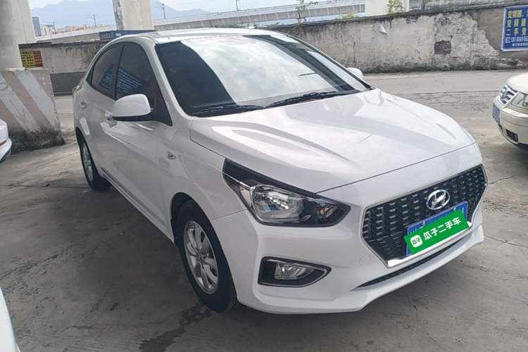 Used Hyundai Verna (older generation) 2017 1.4L Automatic YueXiang Edition China VI Standard Front Right 45 Deg