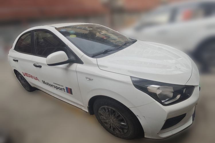 Used Hyundai Verna (older generation) 2017 1.4L Manual Refreshed Version China V Standard Front Right 45 Deg