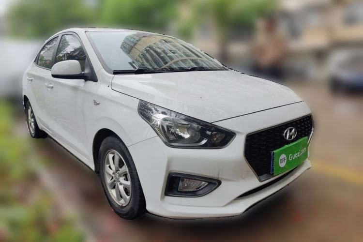 Used Hyundai Verna (older generation) 2017 1.4L Manual Colorful Skyroof Version China V Standard Front Right 45 Deg