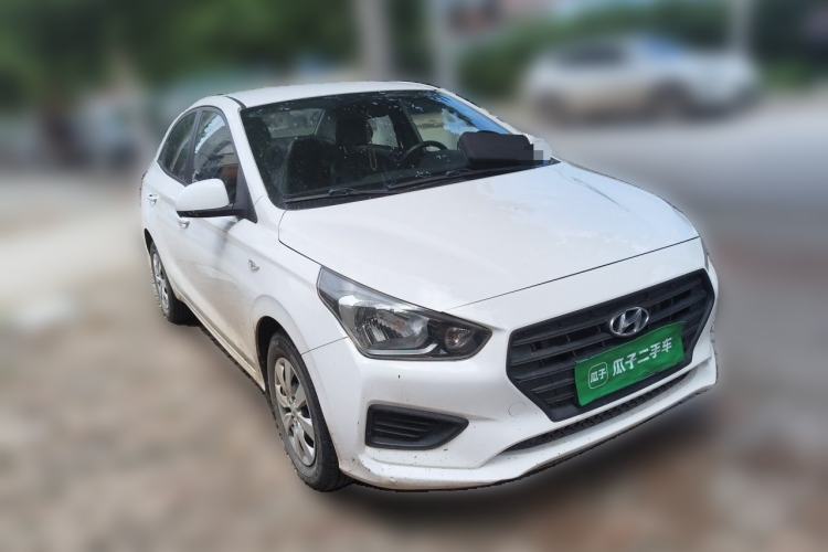 Used Hyundai Verna (older generation) 2017 1.4L Manual Refreshed Version China VI Standard Front Right 45 Deg