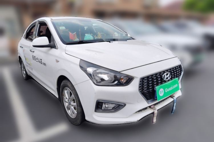 Used Hyundai Verna (older generation) 2017 1.4L Manual Colorful Skyroof Version China V Standard Front Right 45 Deg