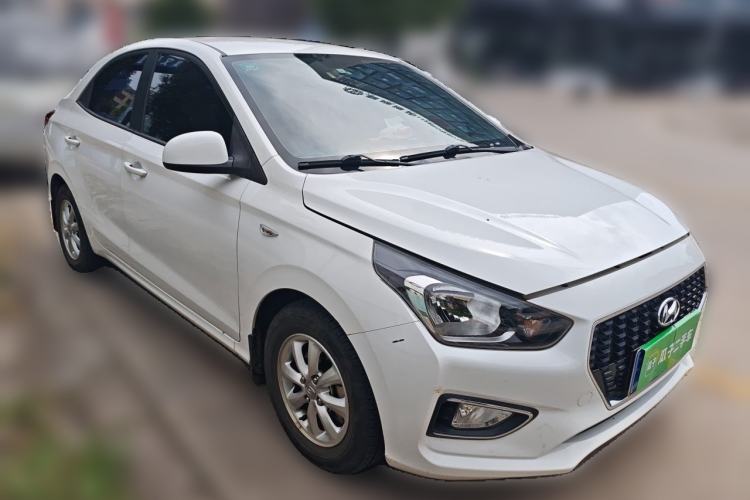 Used Hyundai Verna (older generation) 2017 1.4L Manual Huancai Edition China V Standard Front Right 45 Deg