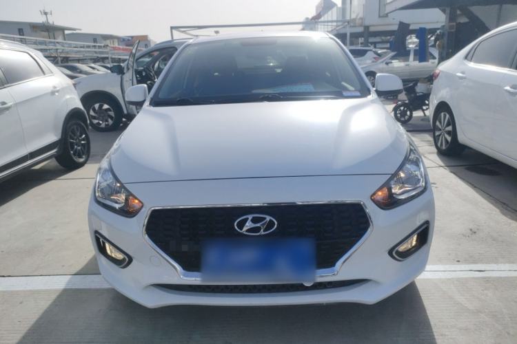 Used Hyundai Verna (older generation) 2017 1.4L Manual Colorful Skyroof Version China V Standard Front
