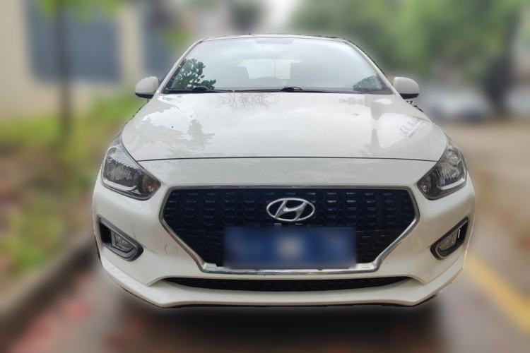 Used Hyundai Verna (older generation) 2017 1.4L Manual Colorful Skyroof Version China V Standard Front