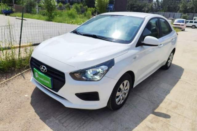 Hyundai Verna (older generation) 2017 1.4L Manual Refreshed Version China VI Standard مستعملة