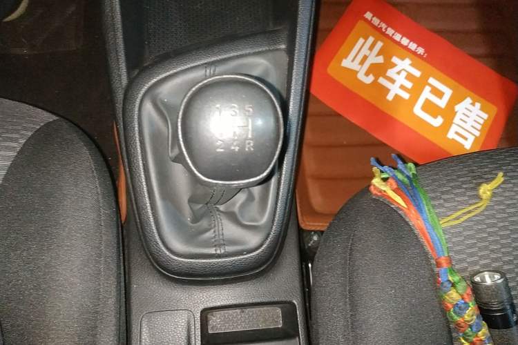 Used Hyundai Verna (older generation) 2017 1.4L Manual Refreshed Version China V Standard Gear Lever