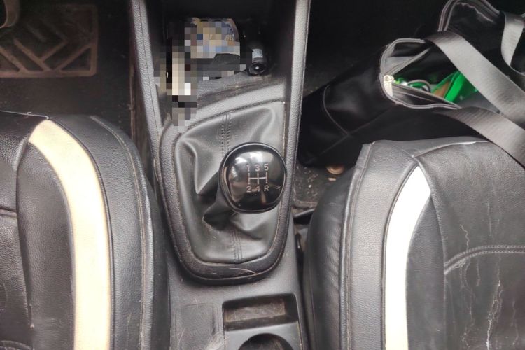 Used Hyundai Verna (older generation) 2017 1.4L Manual Refreshed Version China VI Standard Gear Lever