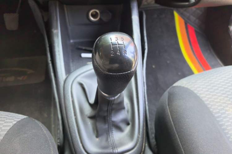 Used Hyundai Verna (older generation) 2017 1.4L Manual Refreshed Version China V Standard Gear Lever