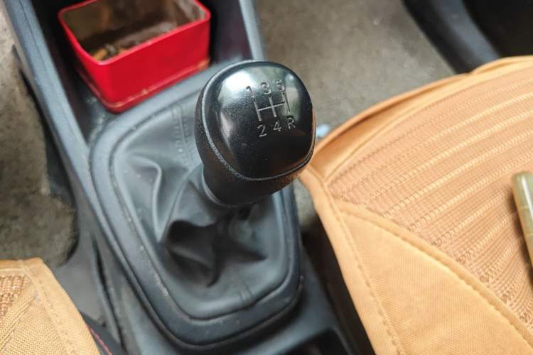 Used Hyundai Verna (older generation) 2017 1.4L Manual Refreshed Version China VI Standard Gear Lever