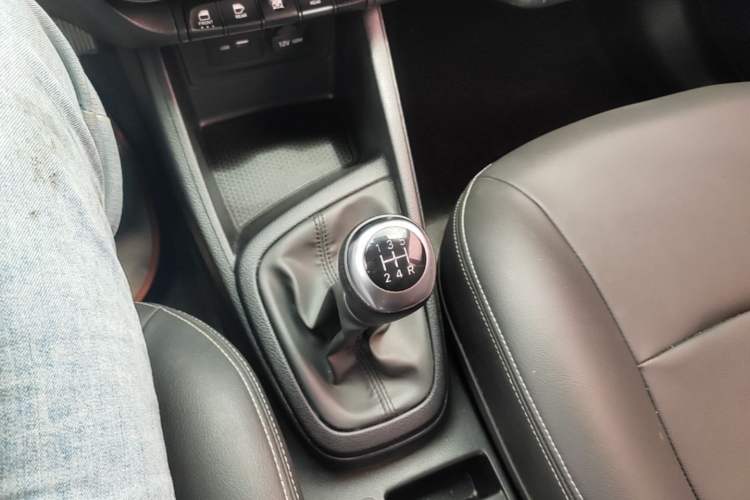 Used Hyundai Verna (older generation) 2017 1.4L Manual Huancai Edition China V Standard Gear Lever