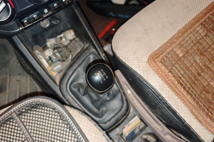 Used Hyundai Verna (older generation) 2017 1.4L Manual Refreshed Version China V Standard Gear Lever