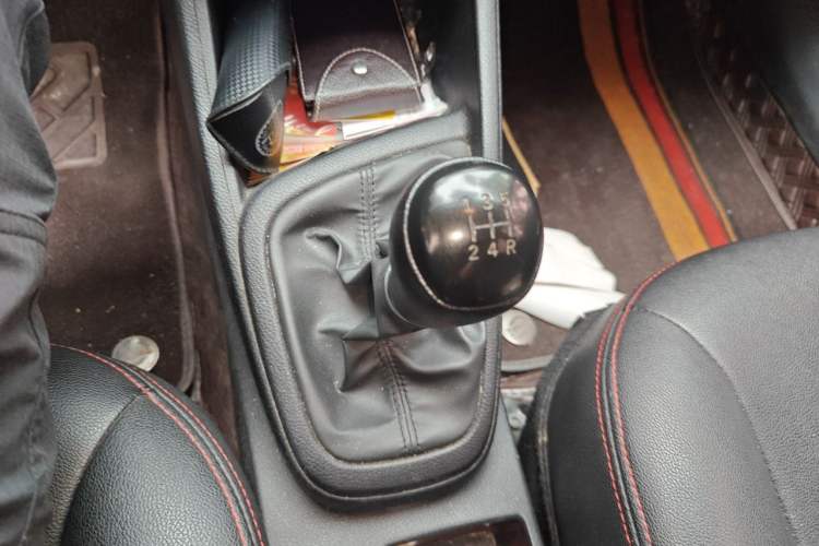 Used Hyundai Verna (older generation) 2017 1.4L Manual Refreshed Version China V Standard Gear Lever