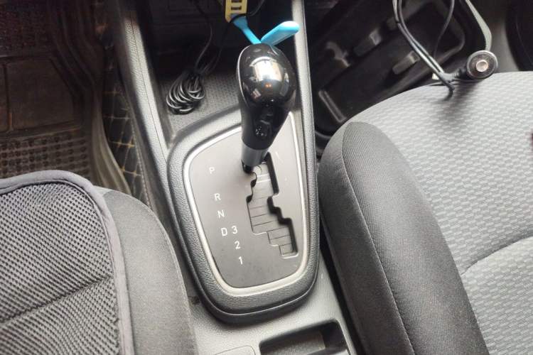Used Hyundai Verna (older generation) 2017 1.4L Automatic YueXiang Edition China V-standard Gear Lever