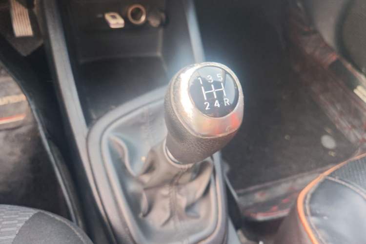 Used Hyundai Verna (older generation) 2017 1.4L Manual Huancai Edition China V Standard Gear Lever