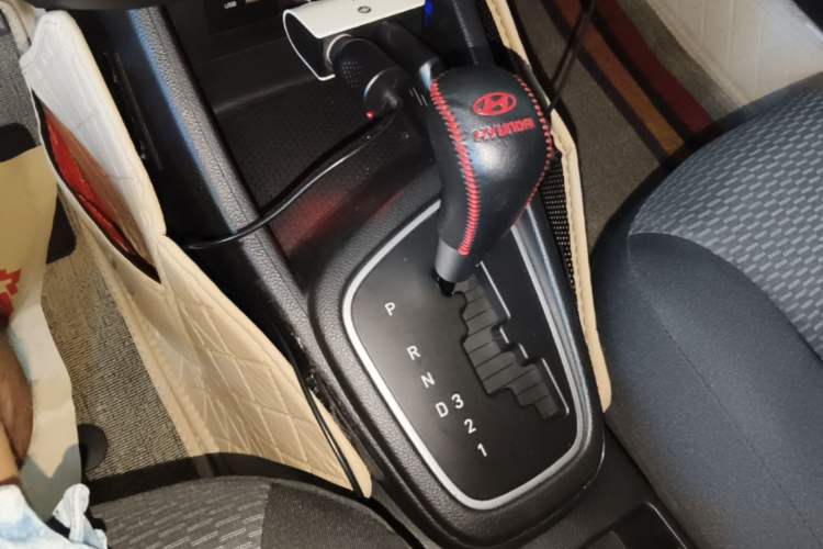 Used Hyundai Verna (older generation) 2017 1.4L Automatic YueXiang Edition China VI Standard Gear Lever