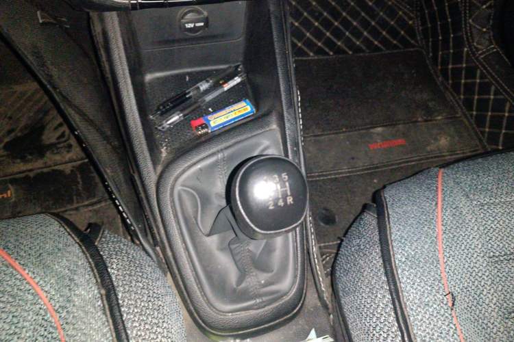 Used Hyundai Verna (older generation) 2017 1.4L Manual Refreshed Version China VI Standard Gear Lever
