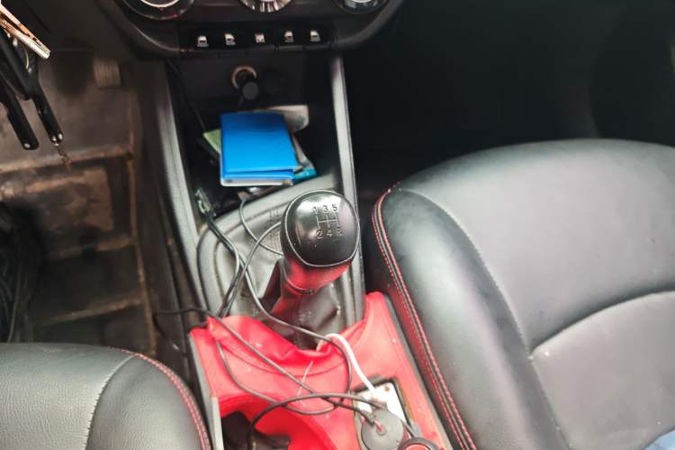 Used Hyundai Verna (older generation) 2017 1.4L Manual Huancailian Connected Version China V Standard Gear Lever