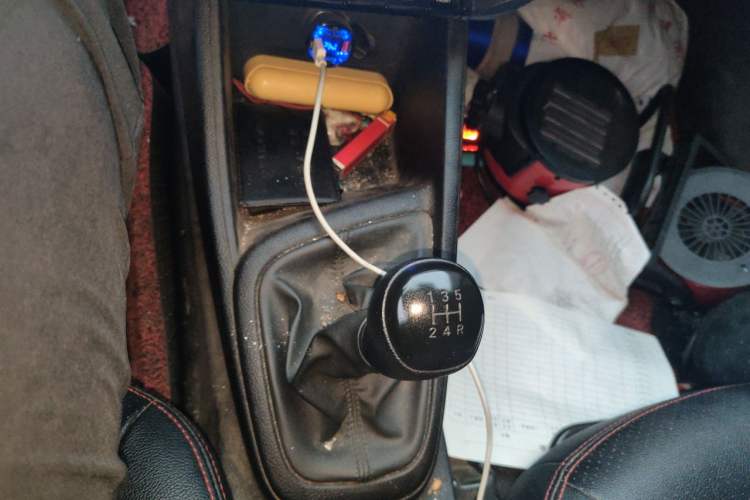 Used Hyundai Verna (older generation) 2017 1.4L Manual Refreshed Version China VI Standard Gear Lever