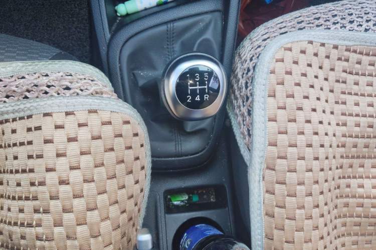 Used Hyundai Verna (older generation) 2017 1.4L Manual Huancailian Connected Version China V Standard Gear Lever