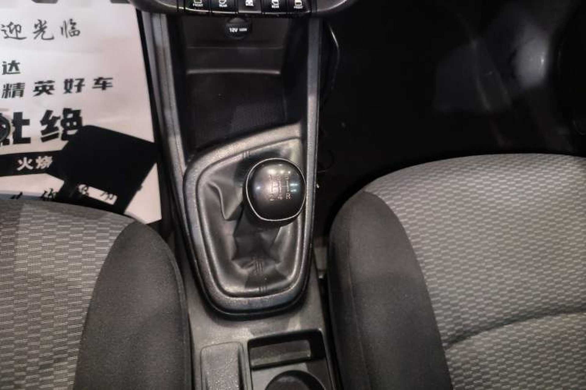 Used Hyundai Verna (older generation) 2017 1.4L Manual Refreshed Version China V Standard Gear Lever