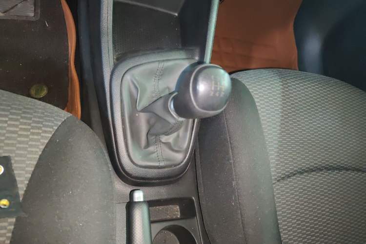 Used Hyundai Verna (older generation) 2017 1.4L Manual Refreshed Version China V Standard Gear Lever