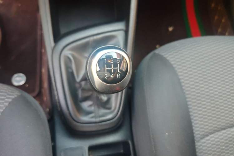 Used Hyundai Verna (older generation) 2017 1.4L Manual Huancai Edition China VI Gear Lever
