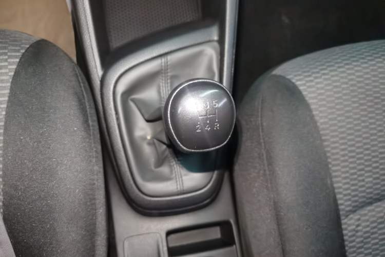 Used Hyundai Verna (older generation) 2017 1.4L Manual Refreshed Version China V Standard Gear Lever