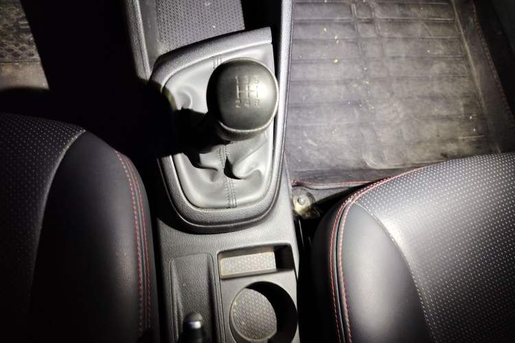 Used Hyundai Verna (older generation) 2017 1.4L Manual Refreshed Version China V Standard Gear Lever