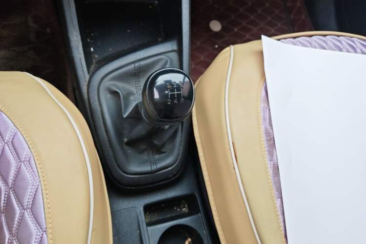 Used Hyundai Verna (older generation) 2017 1.4L Manual Refreshed Version China VI Standard Gear Lever