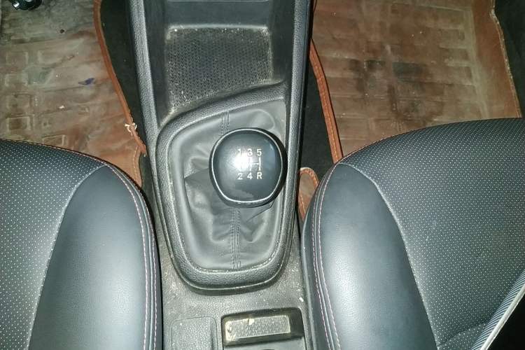Used Hyundai Verna (older generation) 2017 1.4L Manual Refreshed Version China VI Standard Gear Lever