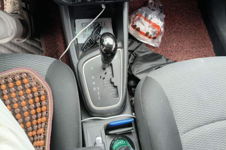 Used Hyundai Verna (older generation) 2017 1.4L Automatic YueXiang Edition China V-standard Gear Lever