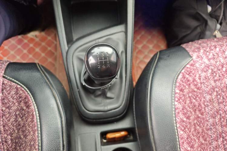 Used Hyundai Verna (older generation) 2017 1.4L Manual Refreshed Version China V Standard Gear Lever