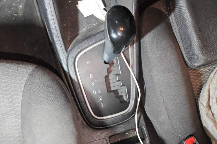 Used Hyundai Verna (older generation) 2017 1.4L Automatic YueXiang Edition China V-standard Gear Lever