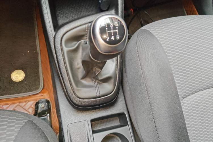 Used Hyundai Verna (older generation) 2017 1.4L Manual Huancai Edition China V Standard Gear Lever