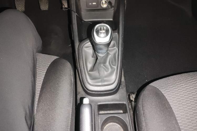 Used Hyundai Verna (older generation) 2017 1.4L Manual Huancai Edition China V Standard Gear Lever