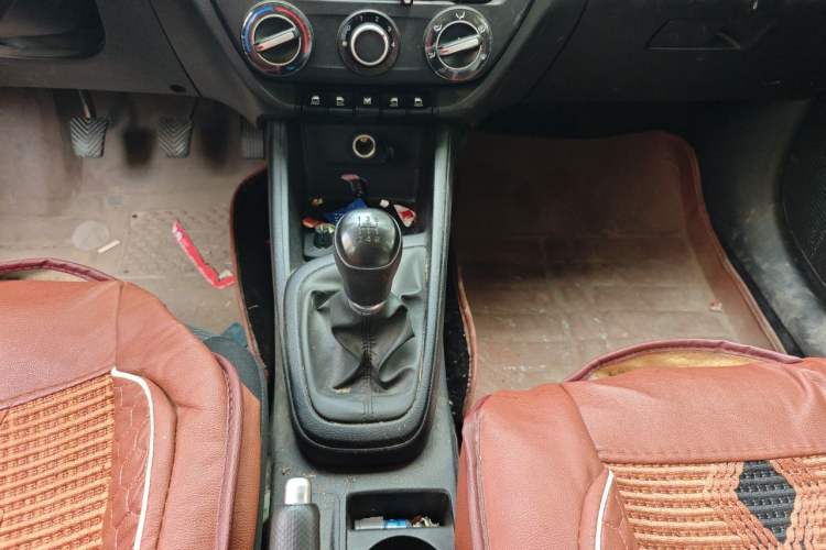 Used Hyundai Verna (older generation) 2017 1.4L Manual Refreshed Version China V Standard Gear Lever