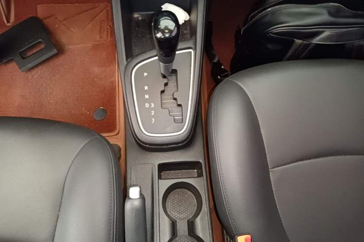 Used Hyundai Verna (older generation) 2017 1.4L Automatic YueXiang Edition China VI Standard Gear Lever