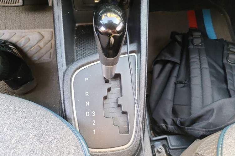 Used Hyundai Verna (older generation) 2017 1.4L Automatic YueXiang Edition China V-standard Gear Lever