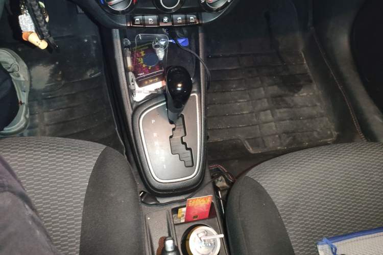Used Hyundai Verna (older generation) 2017 1.4L Automatic YueXiang Edition China V-standard Gear Lever