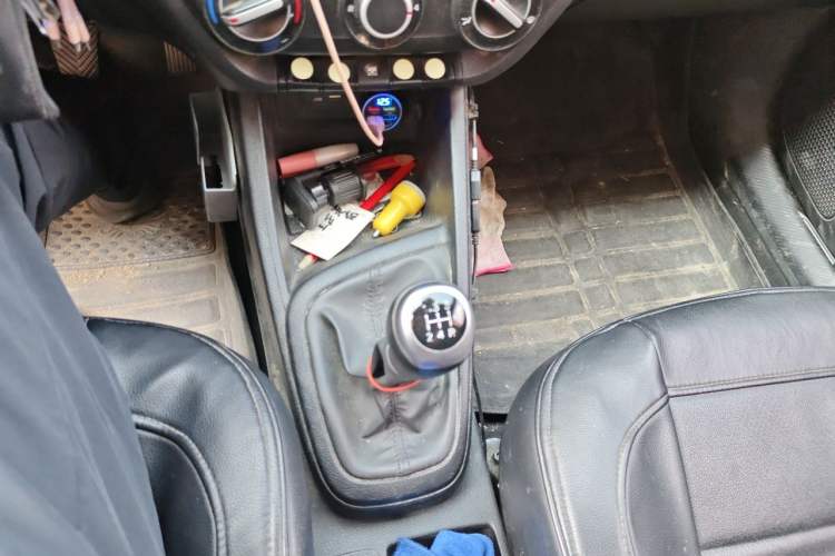Used Hyundai Verna (older generation) 2017 1.4L Manual Huancai Connected Version China VI Gear Lever