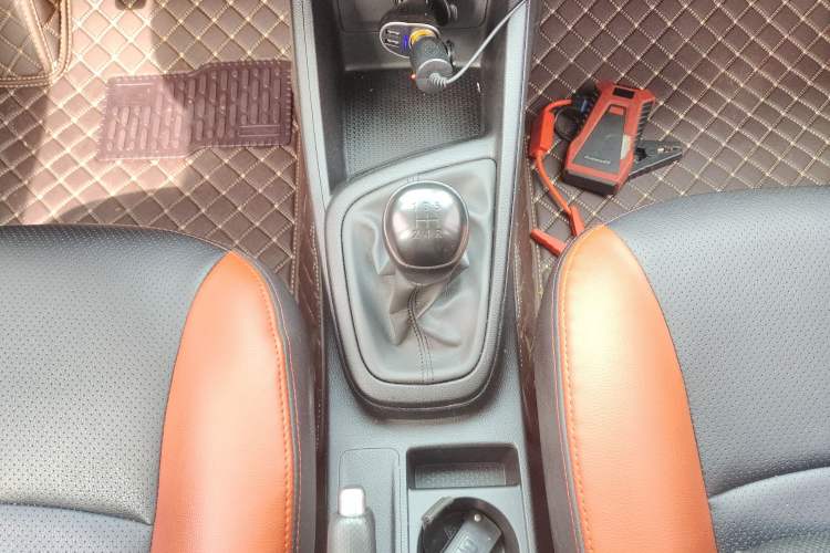 Used Hyundai Verna (older generation) 2017 1.4L Manual Refreshed Version China VI Standard Gear Lever