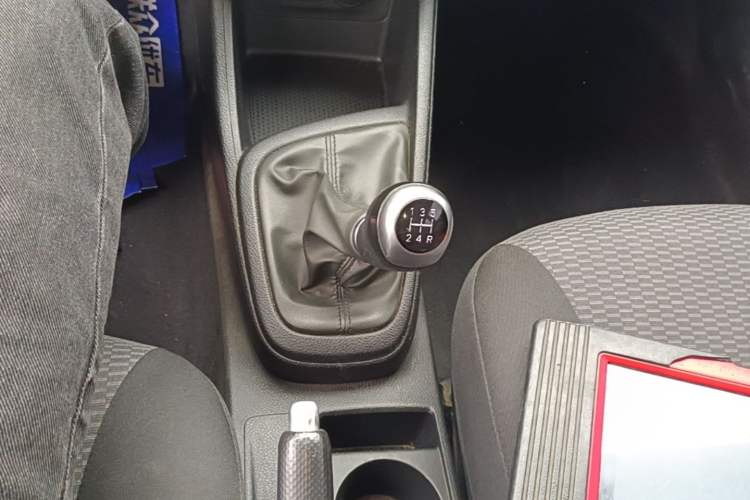 Used Hyundai Verna (older generation) 2017 1.4L Manual Huancai Edition China V Standard Gear Lever
