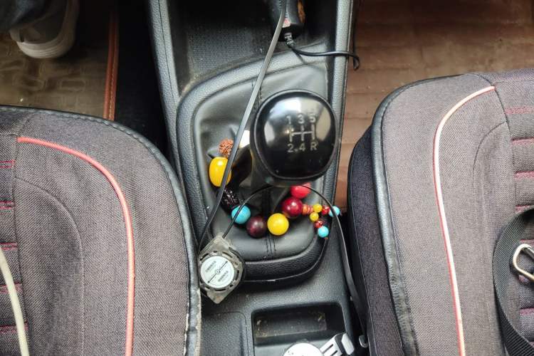 Used Hyundai Verna (older generation) 2017 1.4L Manual Refreshed Version China V Standard Gear Lever