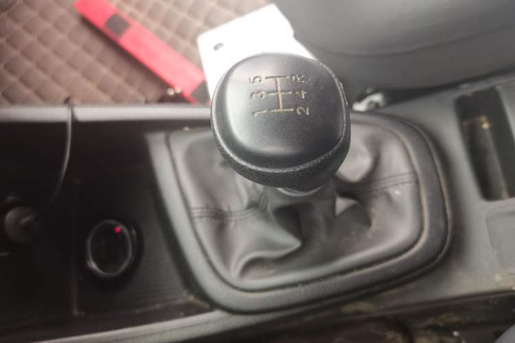 Used Hyundai Verna (older generation) 2017 1.4L Manual Refreshed Version China V Standard Gear Lever