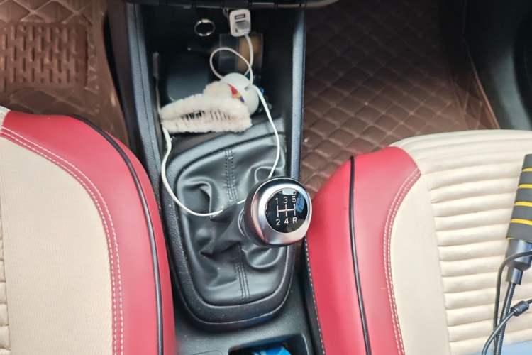Used Hyundai Verna (older generation) 2017 1.4L Manual Huancai Edition China V Standard Gear Lever
