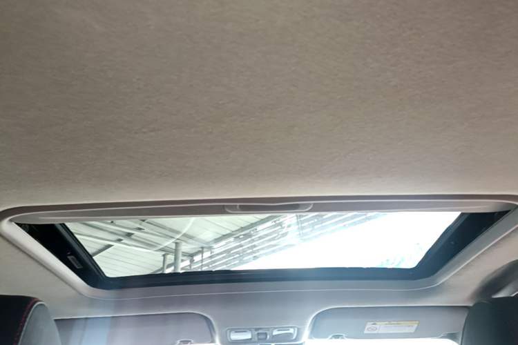 Used Hyundai Verna (older generation) 2017 1.4L Automatic YueXiang Edition China V-standard Headliner