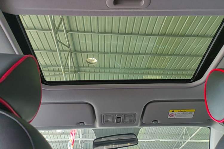 Used Hyundai Verna (older generation) 2017 1.4L Automatic YueXiang Edition China VI Standard Headliner