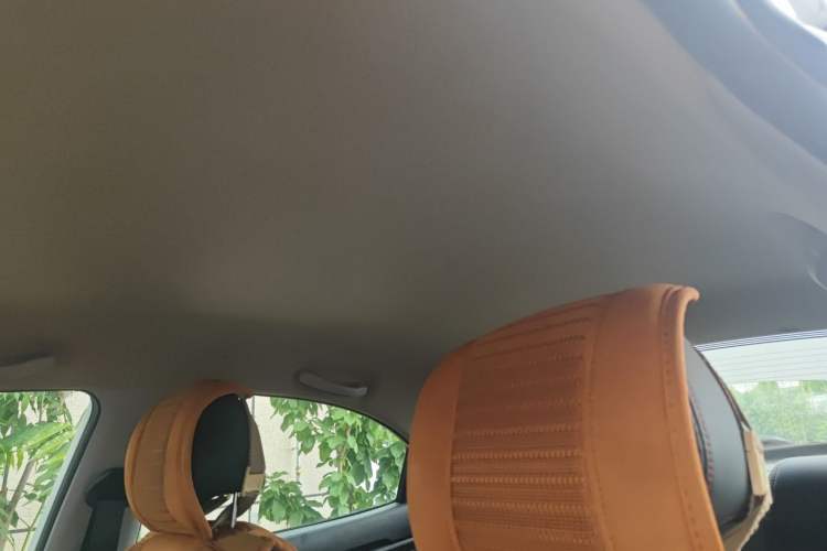 Used Hyundai Verna (older generation) 2017 1.4L Manual Refreshed Version China VI Standard Headliner